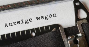 Anzeige wegen, Text Schreibmaschine